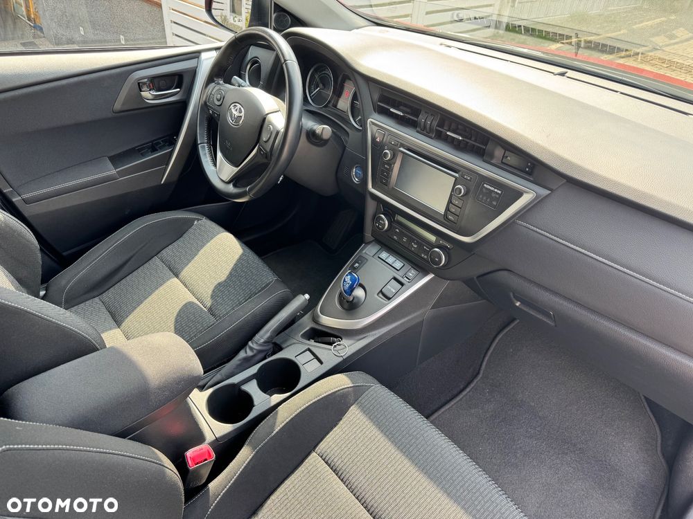 Toyota Auris ver-1-8-hsd-luna - 22