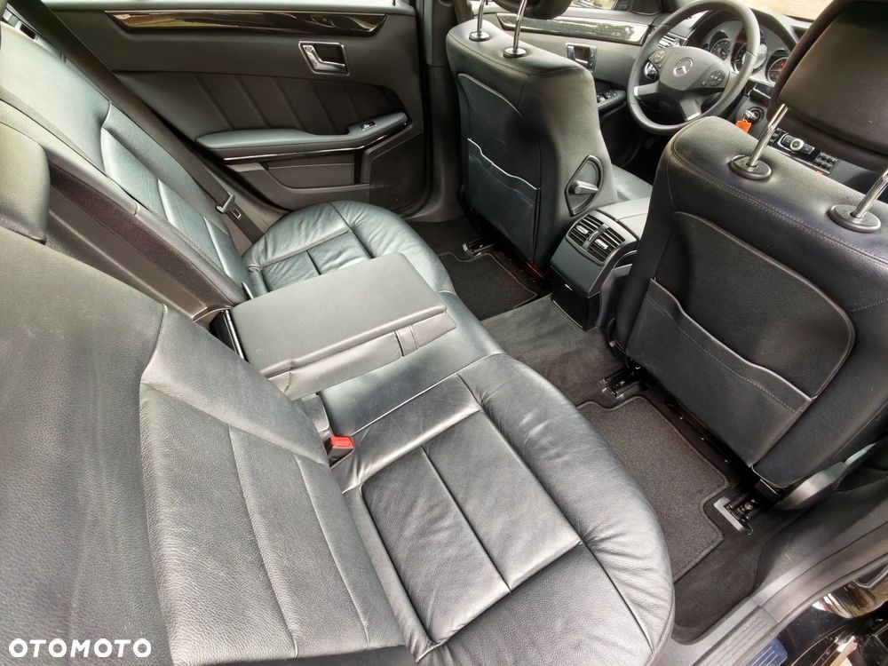 Mercedes-Benz Klasa E - 32