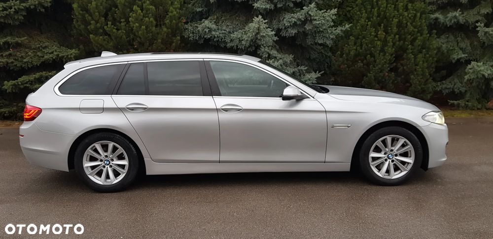 BMW Seria 5 525d Touring Sport-Aut - 11