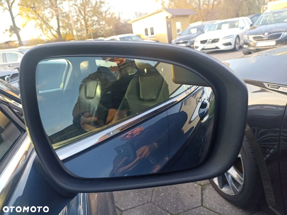 Ford Mondeo 2.0 EcoBlue Titanium - 34