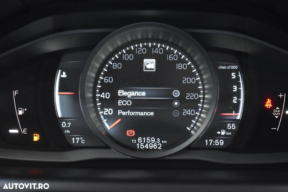 Volvo XC 60 D3 Momentum - 25