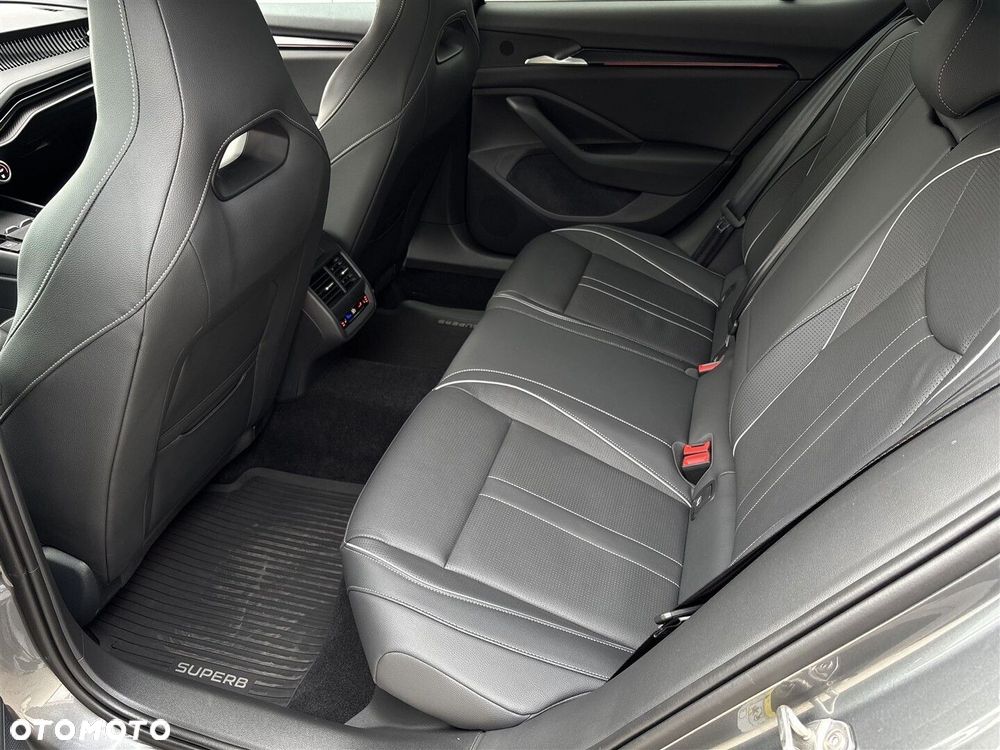 Skoda Superb 2.0 TSI Sportline DSG - 12