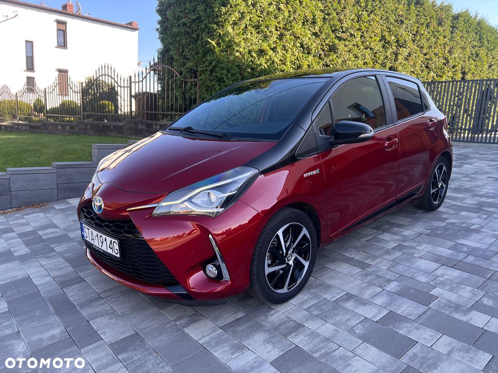 Toyota Yaris Hybrid 100 Selection - 3