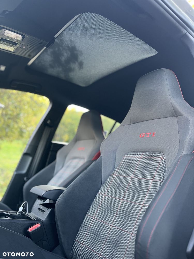 Volkswagen Golf - 10