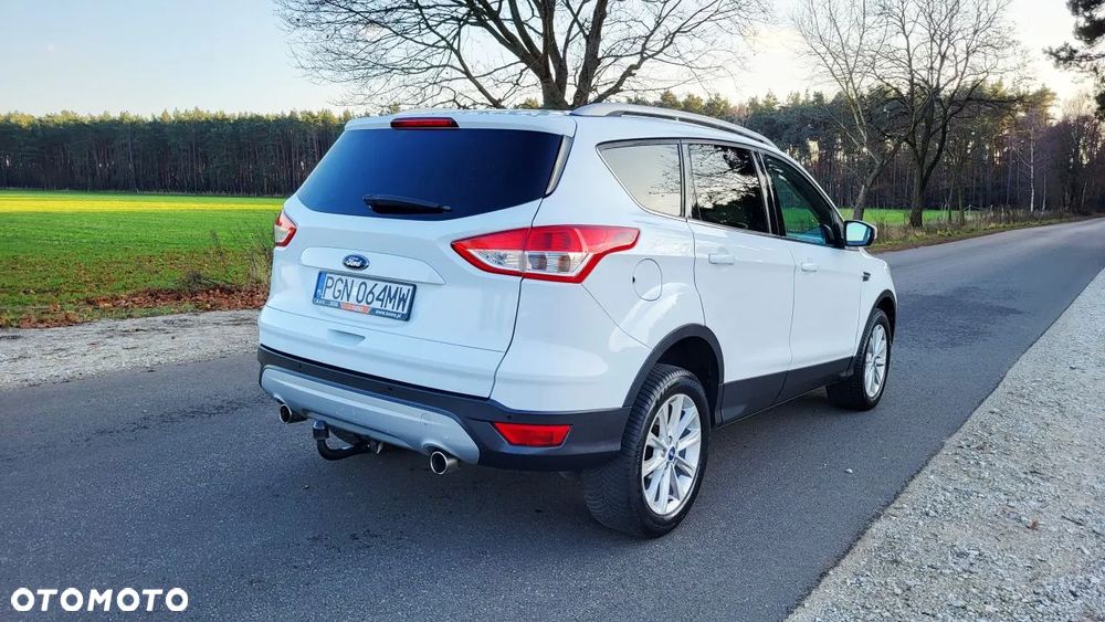 Ford Kuga 2.0 TDCi 2x4 Titanium - 10