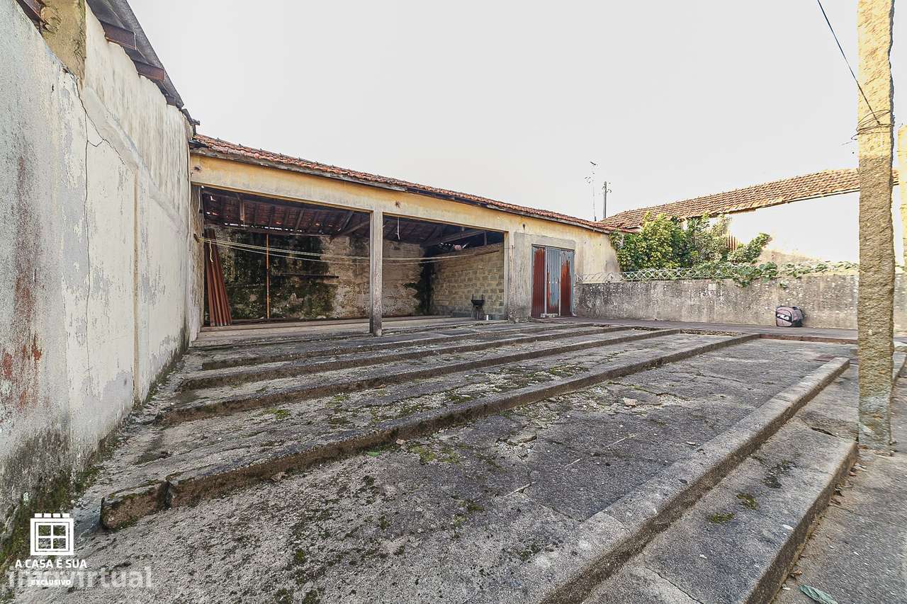 Moradia térrea para restauro em Serzedo - Grande imagem: 4/10