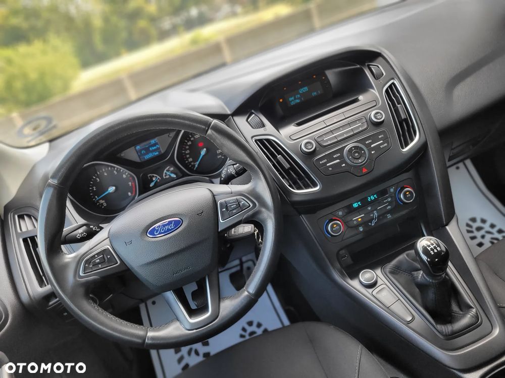 Ford Focus 1.0 EcoBoost Gold X (Trend) - 23