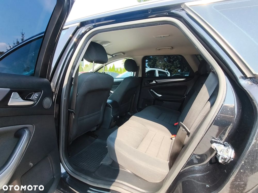 Ford Mondeo 2.0 TDCi Titanium - 32