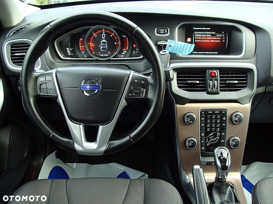 Volvo V40 Cross Country D2 Geartronic Momentum - 20