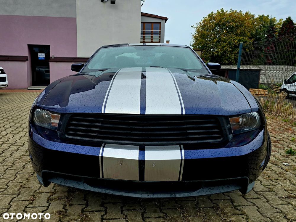 Ford Mustang 2011 photo 2