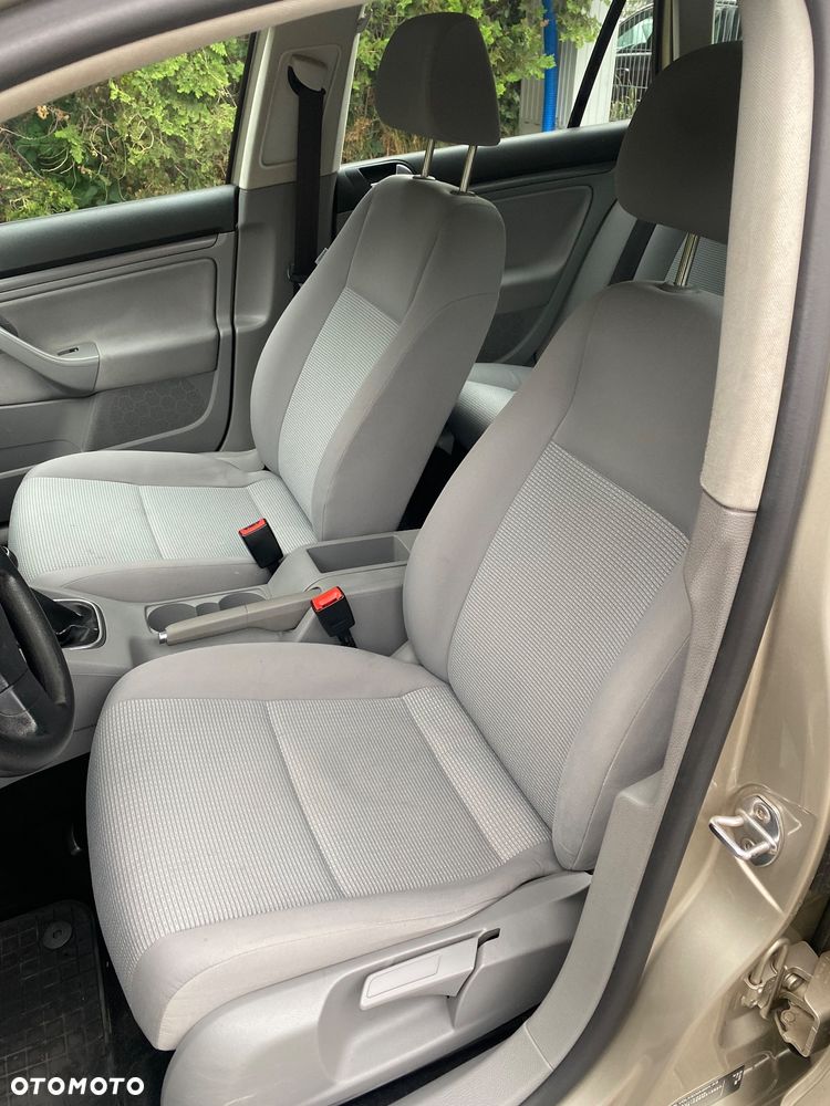 Volkswagen Golf 1.6 Comfortline - 10
