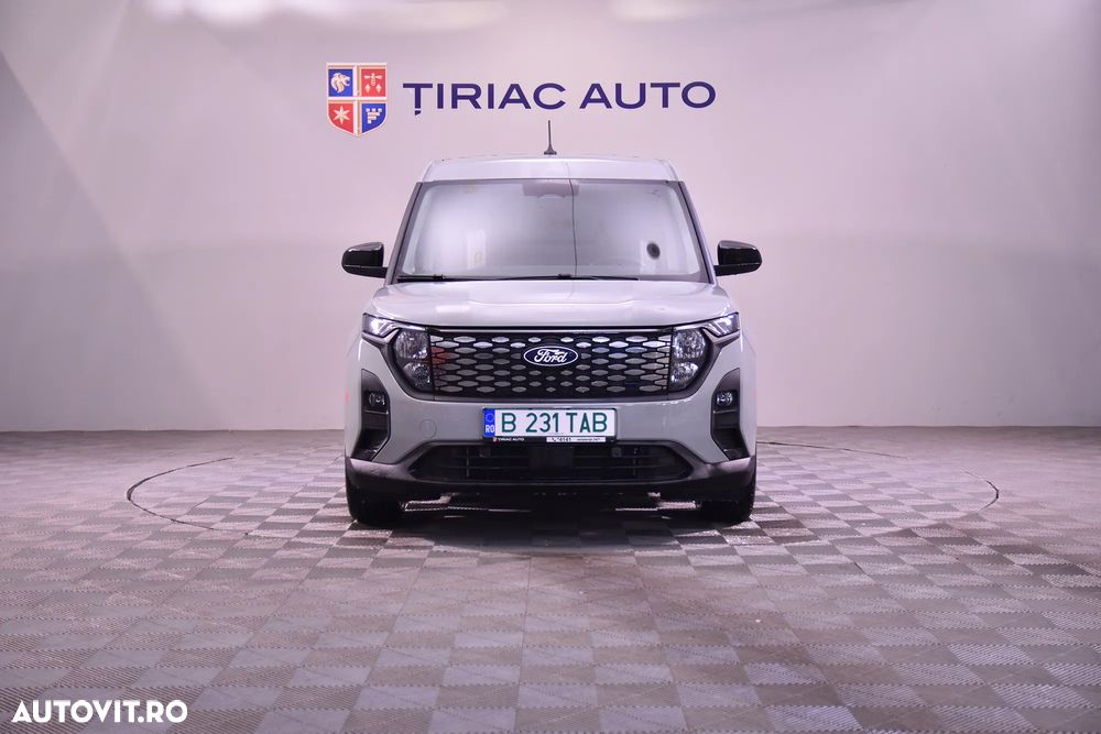 Ford Transit Courier Van - 8