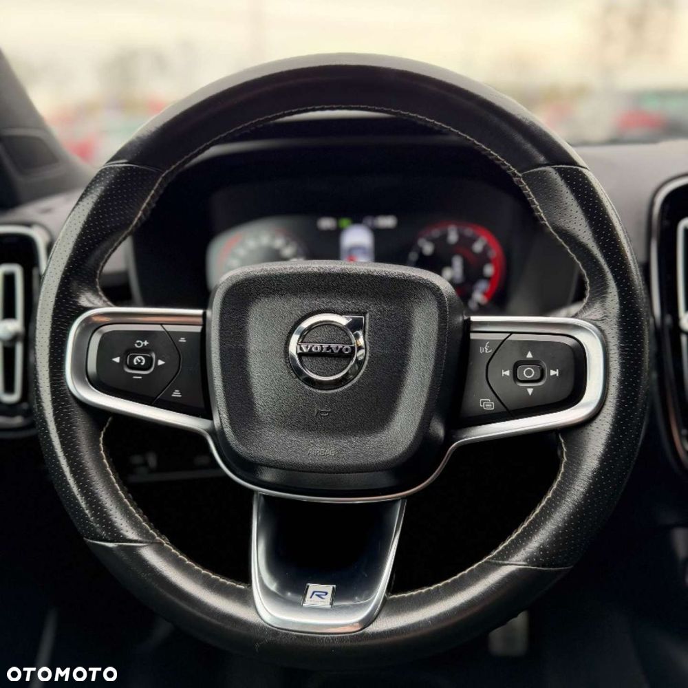 Volvo XC 40 D4 AWD R-Design (Intro Edition) - 26