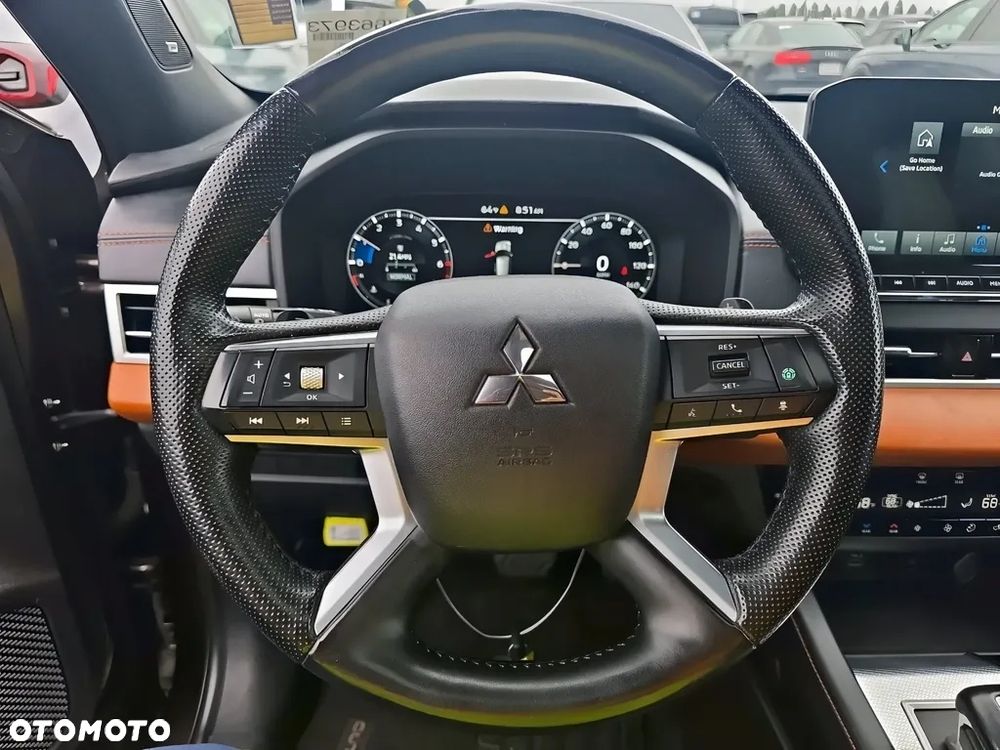 Mitsubishi Outlander - 10