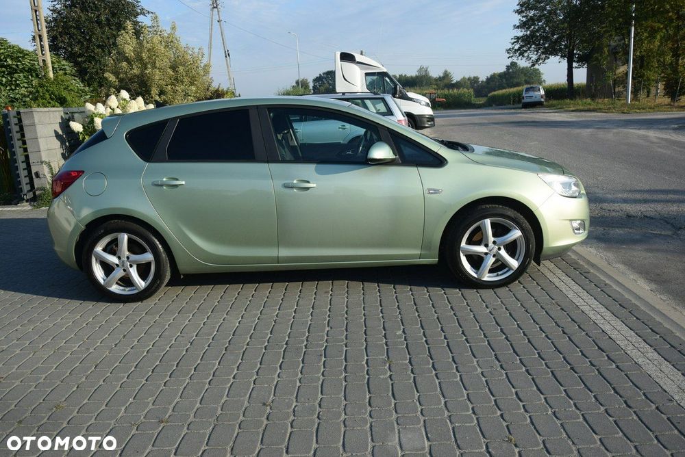 Opel Astra 1.4 Turbo Design Edition - 9