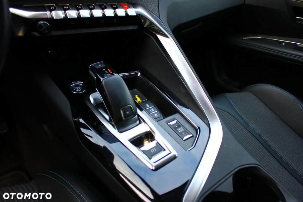 Peugeot 3008 BlueHDi 130 Stop & Start EAT8 Allure - 28