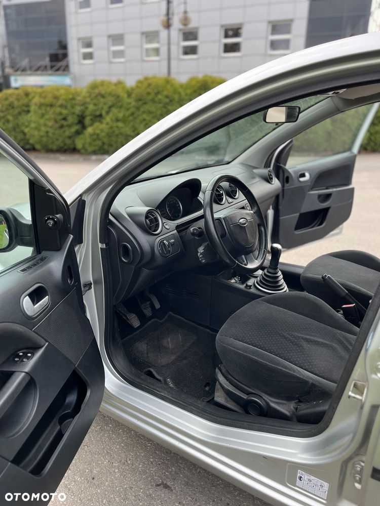 Ford Fiesta 1.4 Ghia - 15