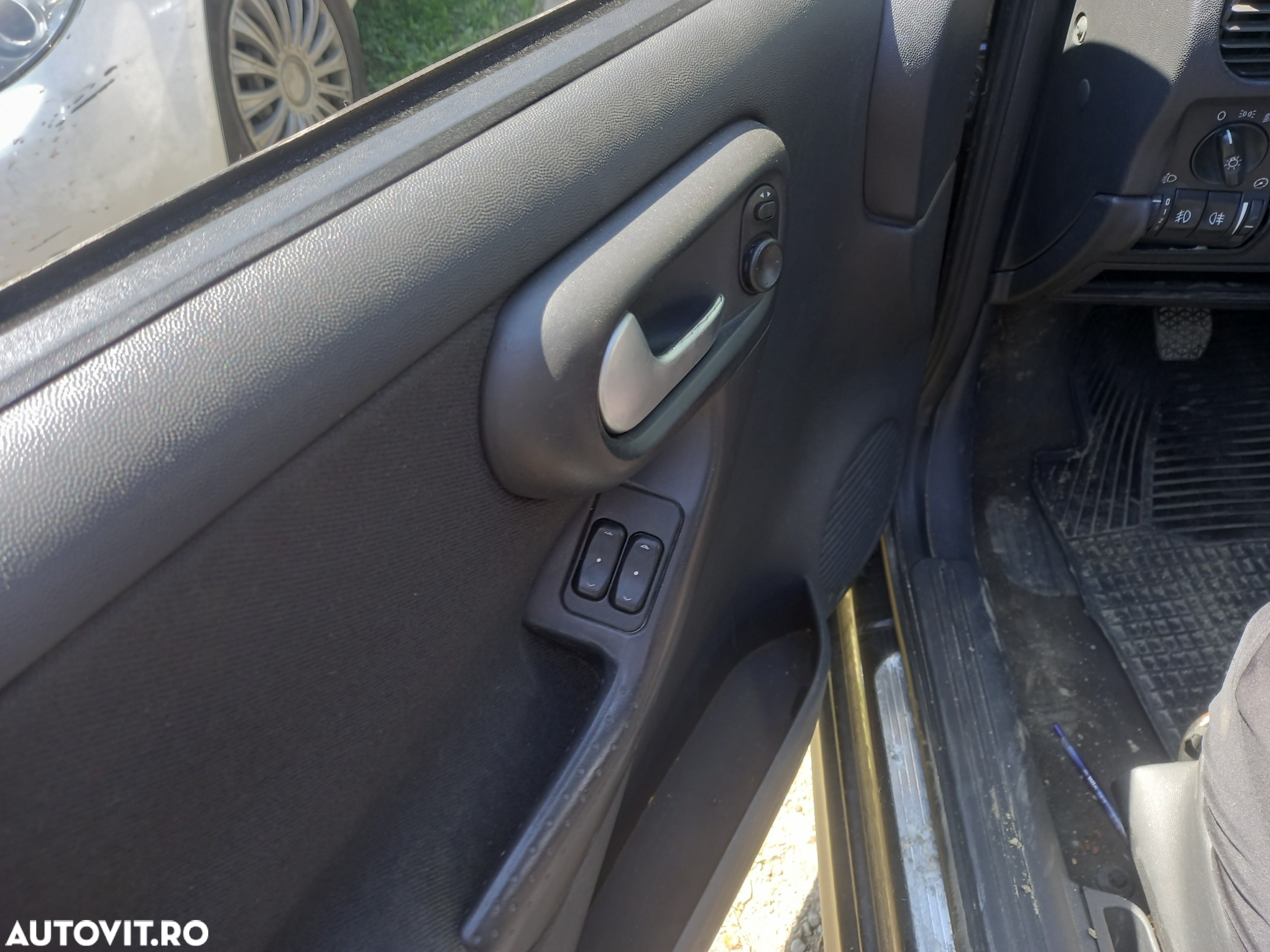 Dezmembrari  Opel CORSA C  2000  > 2009 1.2 Twinport Benzina - 25