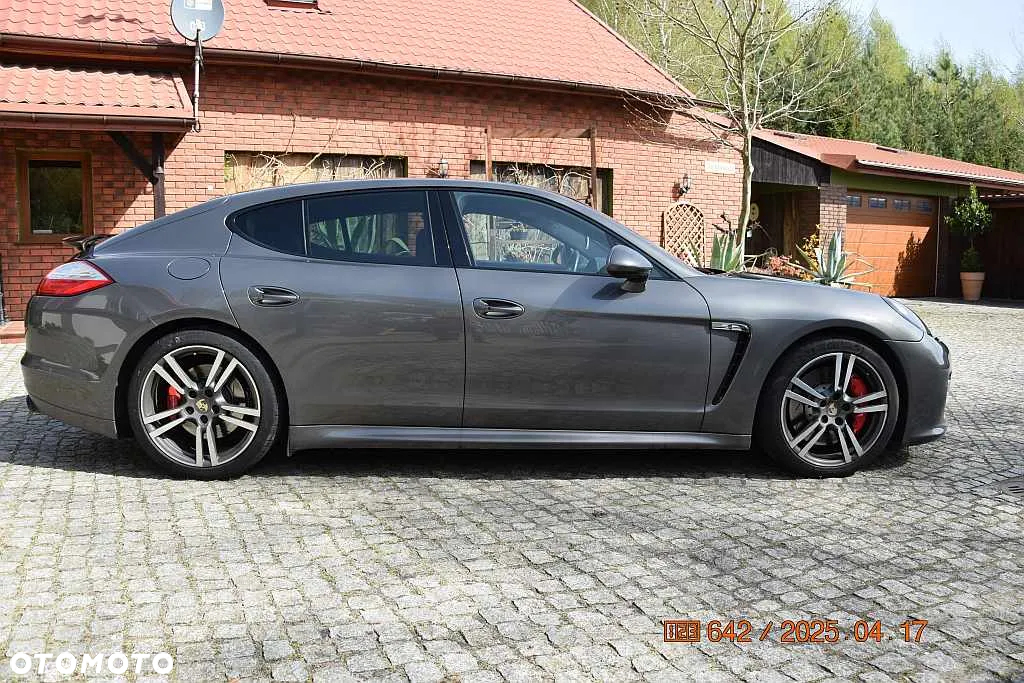 Porsche Panamera GTS - 9