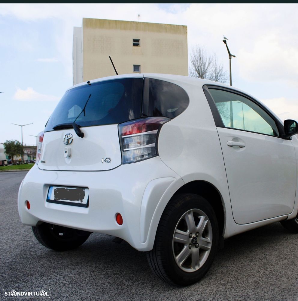 Toyota iQ 1.4 D-4D + - 5