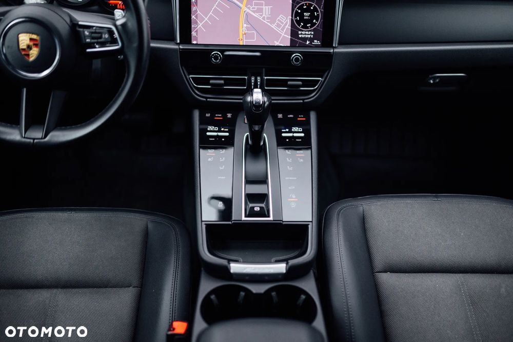 Porsche Macan Standard - 24