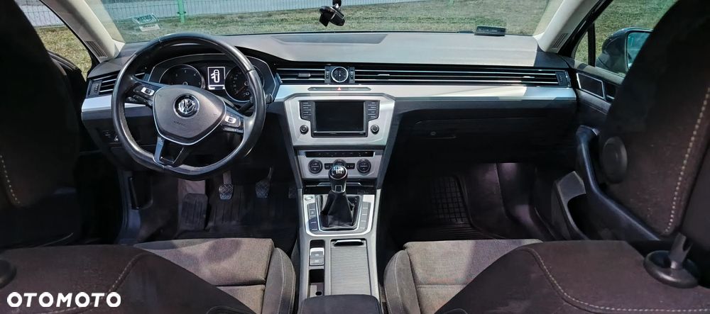 Volkswagen Passat - 17