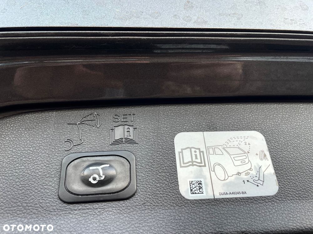 Ford Kuga 2.0 TDCi 4x4 Vignale - 34