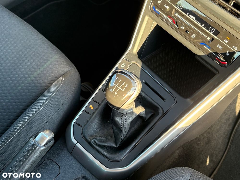 Volkswagen Polo 1.0 ACTIVE - 19