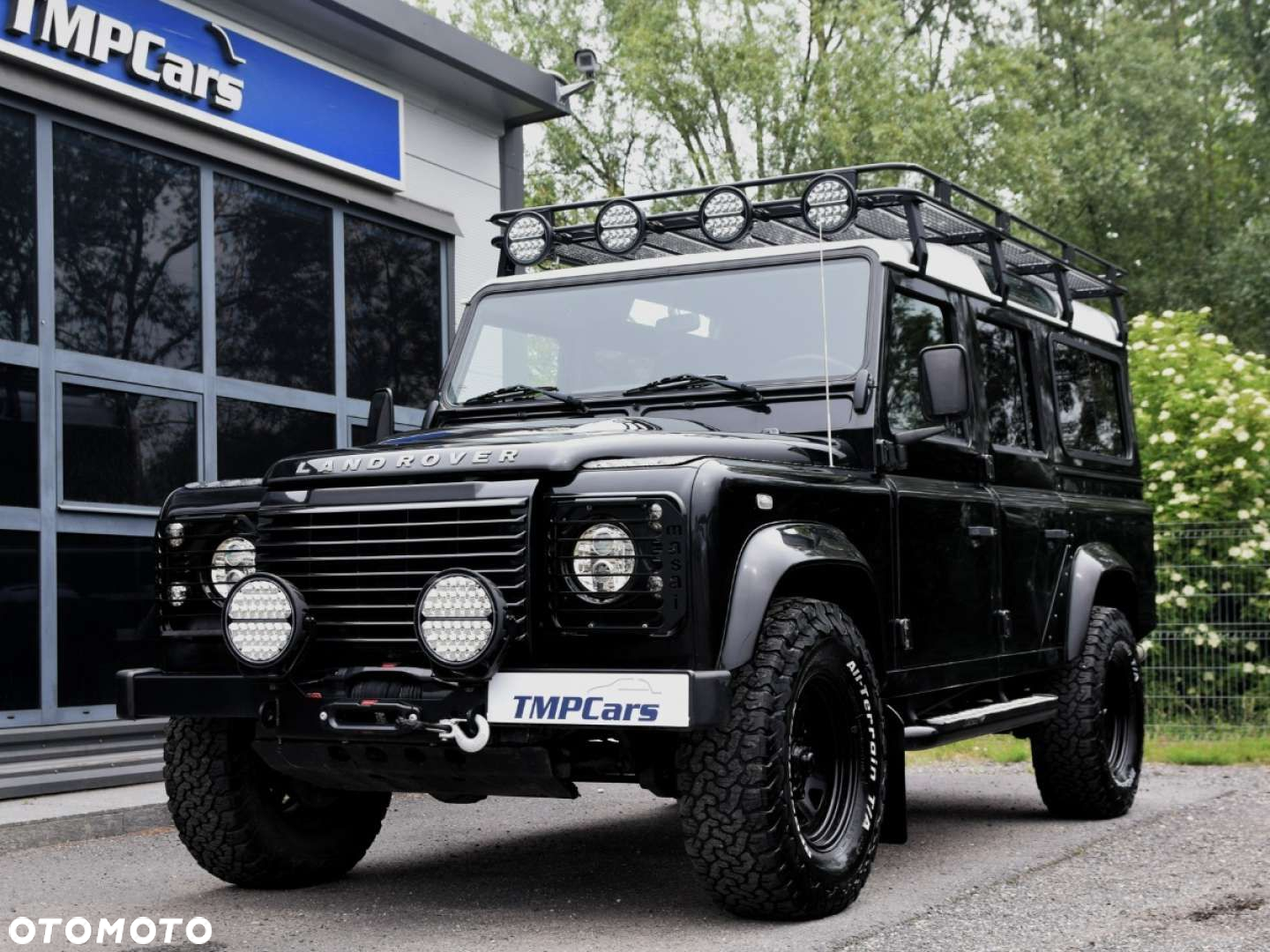 Land Rover Defender - 22