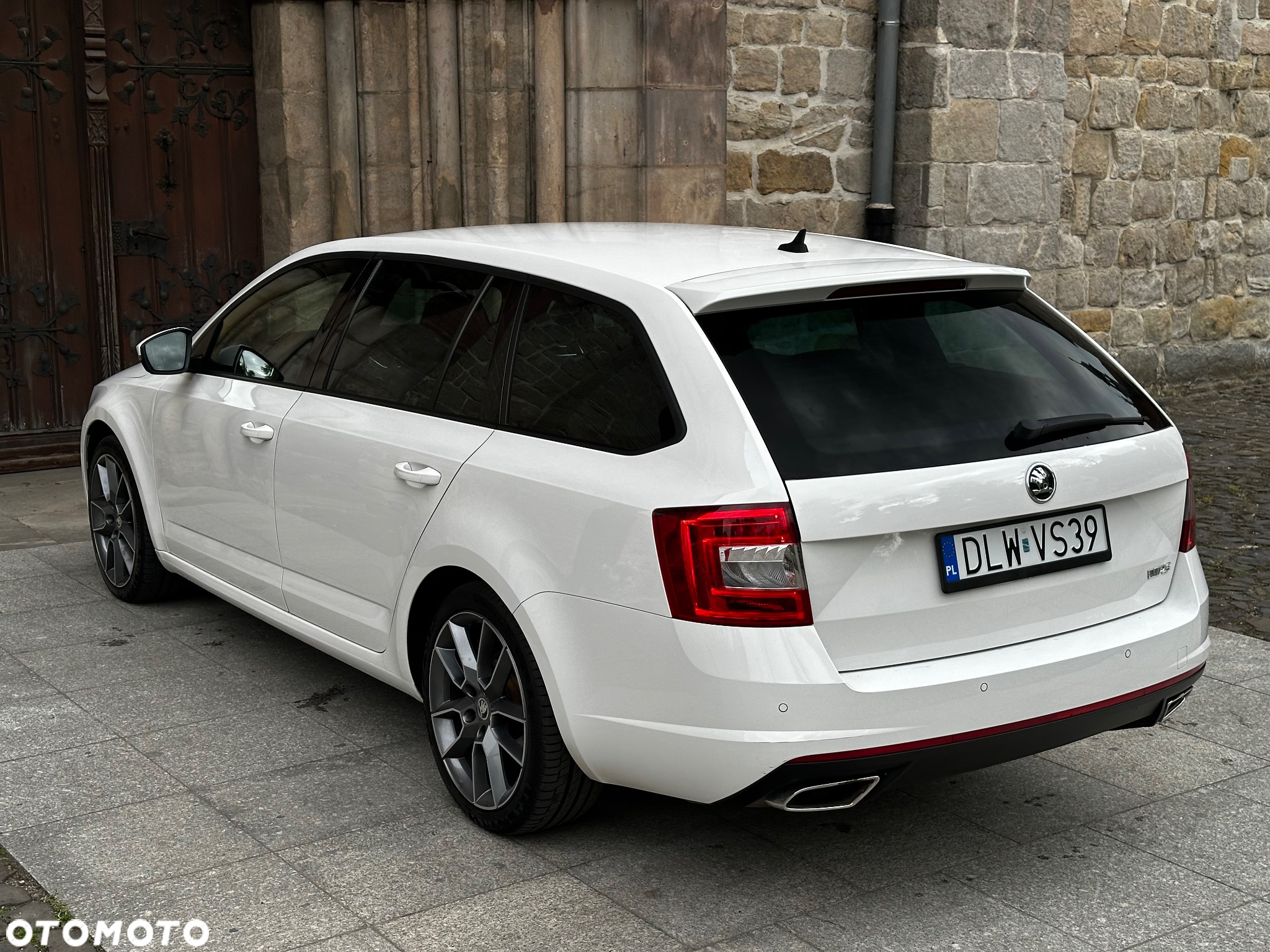Skoda Octavia 2.0 TDI RS DSG - 32