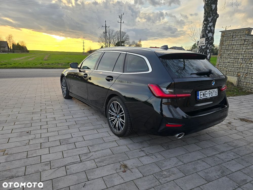 BMW Seria 3 320d Sport Line Shadow sport - 7