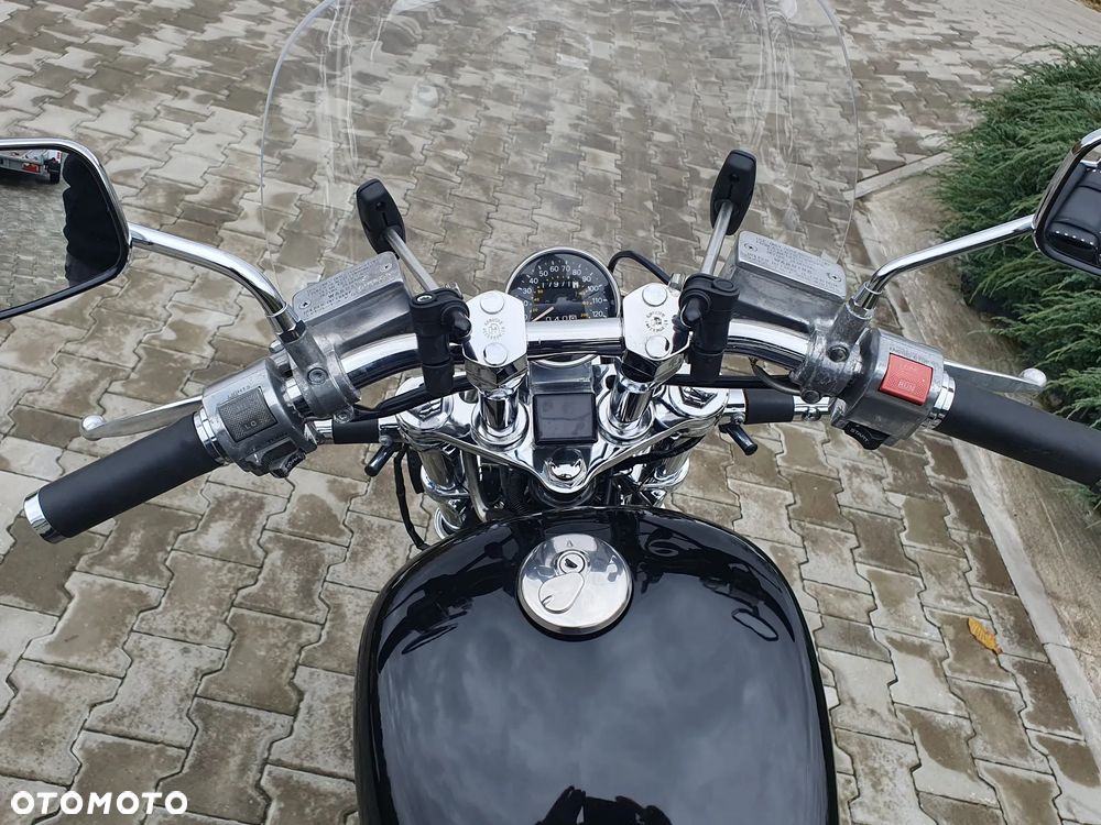 Suzuki Intruder - 34