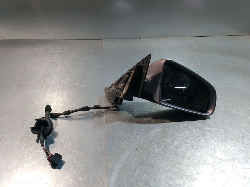 LUSTERKO PRAWE AUDI A3 8P 010754  LY7H - 7