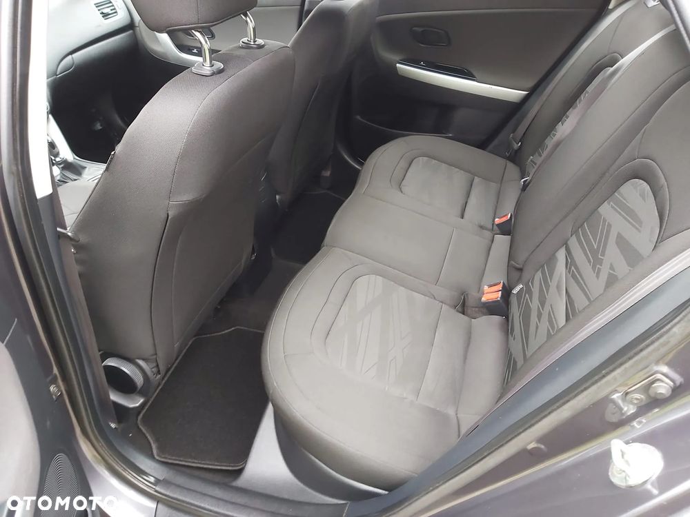 Kia Ceed 1.4 CRDi 90 SW Vision - 17