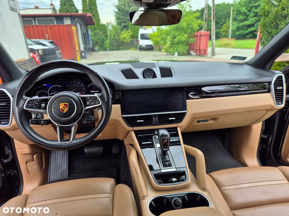 Porsche Cayenne Platinum Edition - 18
