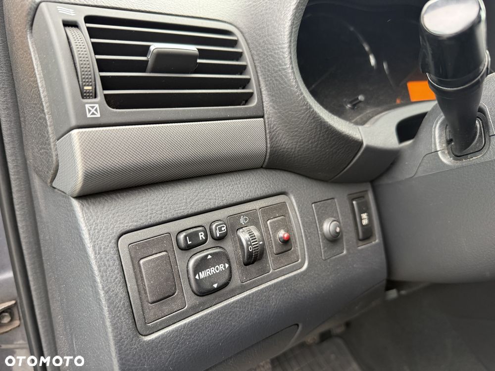 Toyota Avensis - 5