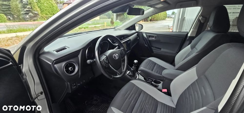Toyota Auris 1.6 D-4D Design Edition - 33