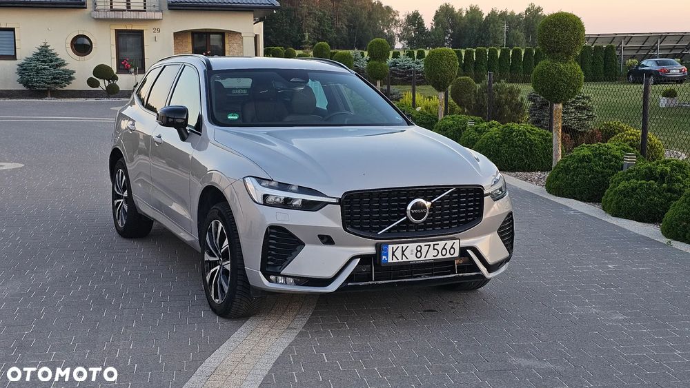 Volvo XC 60 B4 D AWD Plus Dark - 3