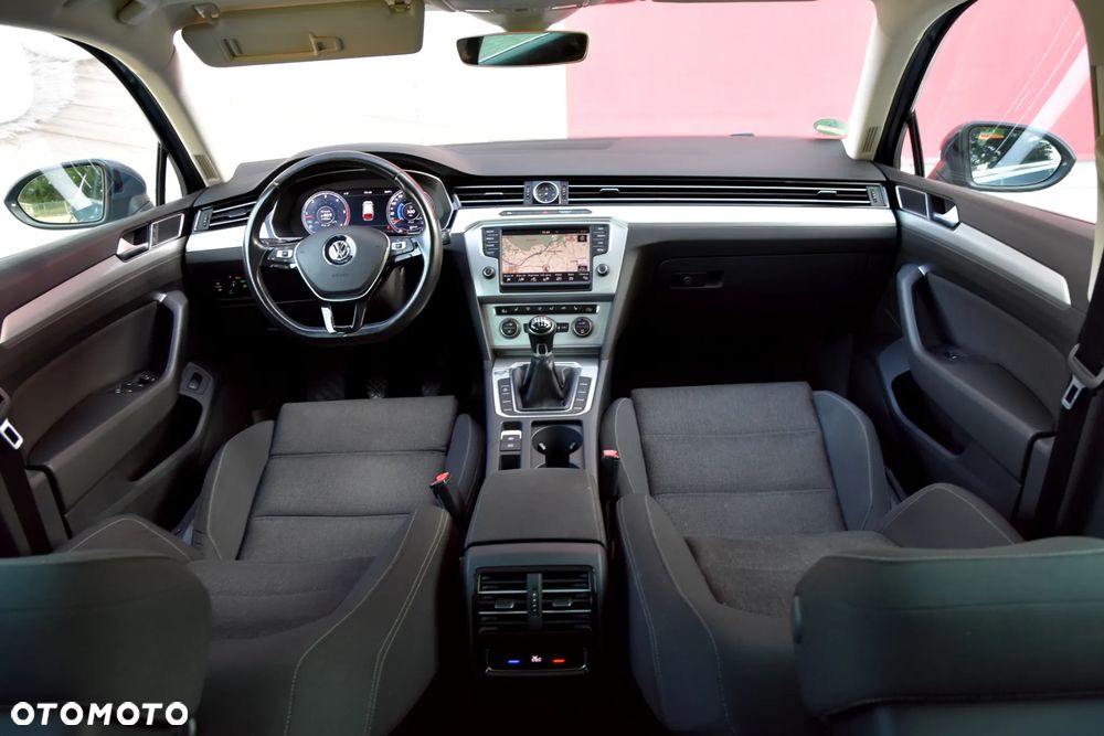 Volkswagen Passat 2.0 TDI (BlueMotion Technology) Comfortline - 19