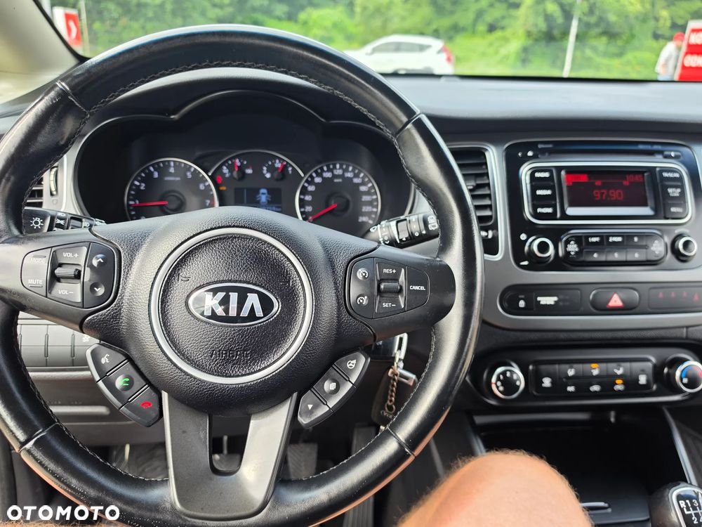 Kia Carens 1.6 GDI Dream Team Edition - 16