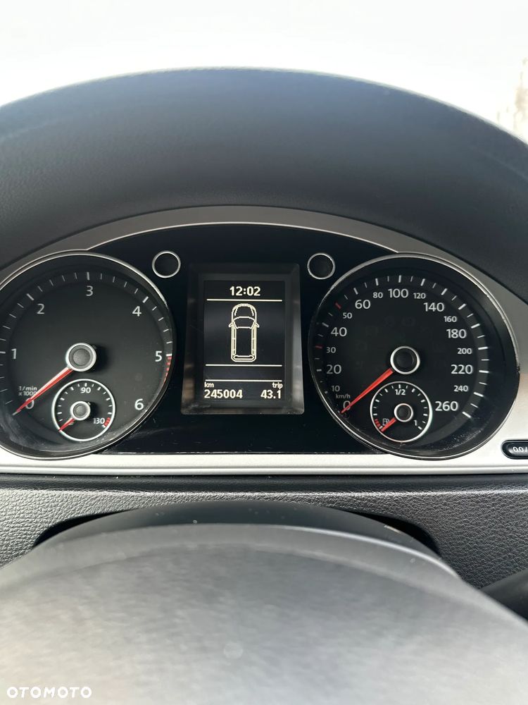 Volkswagen Passat 2.0 TDI DSG BlueMotion Technology Comfortline - 10