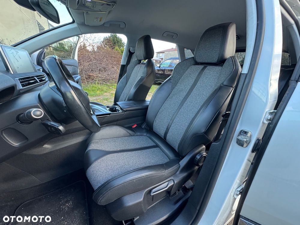 Peugeot 3008 PureTech 130 Stop & Start GPF Allure - 17