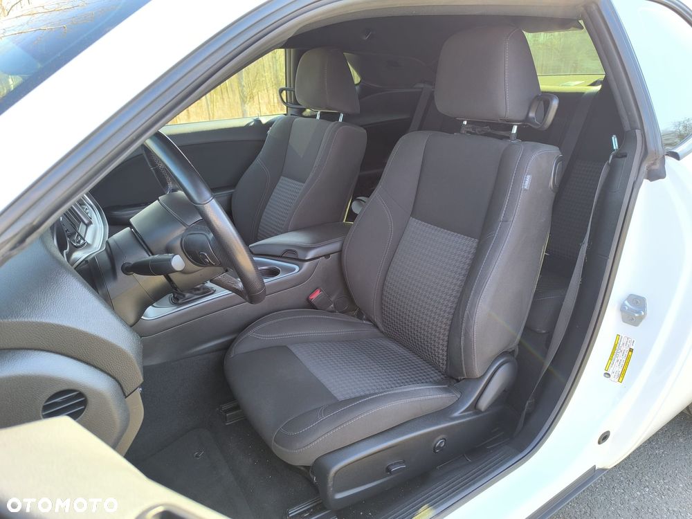 Dodge Challenger - 24