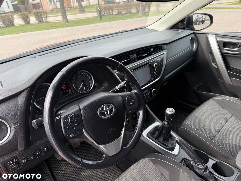 Toyota Auris 2.0 D-4D Dynamic - 8