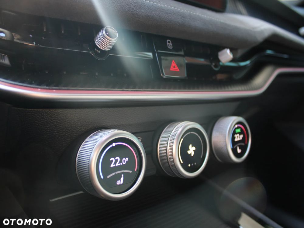 Skoda Superb 2.0 TDI 4x4 DSG SportLine - 11