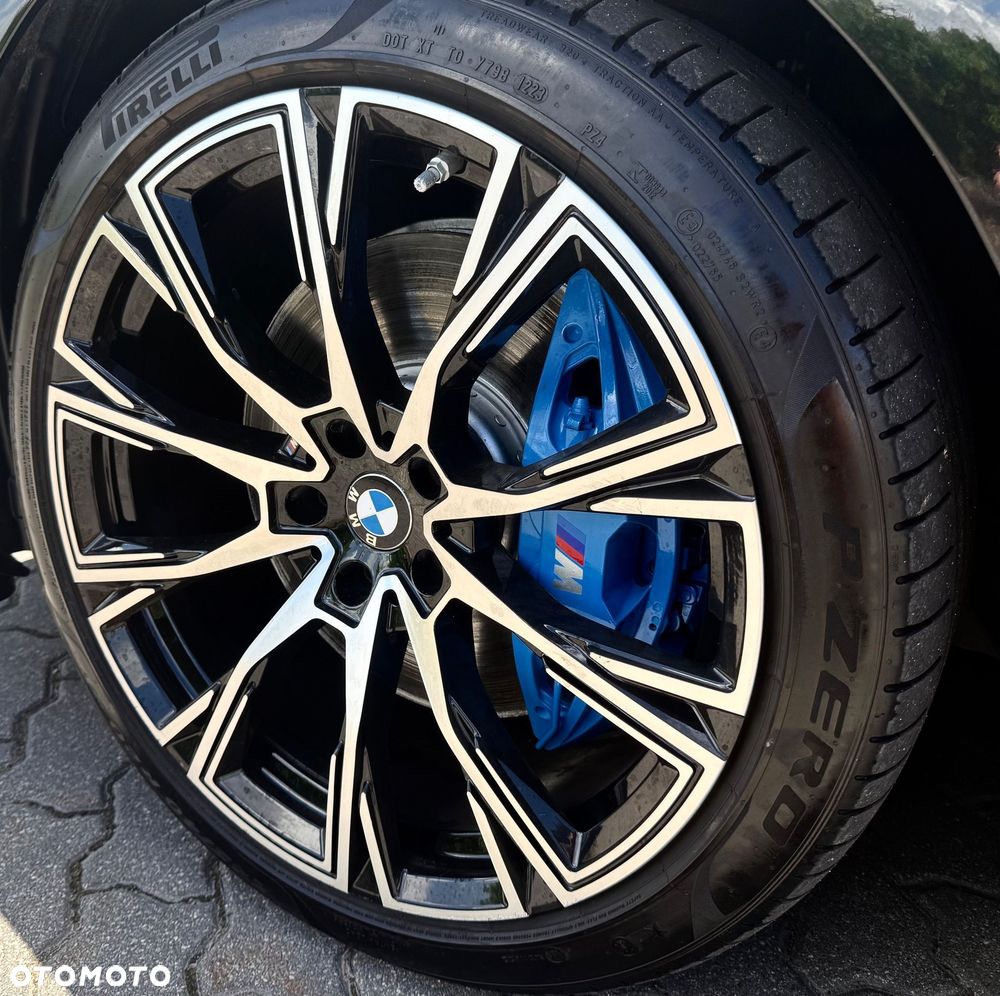 BMW Seria 7 750i xDrive sport - 28