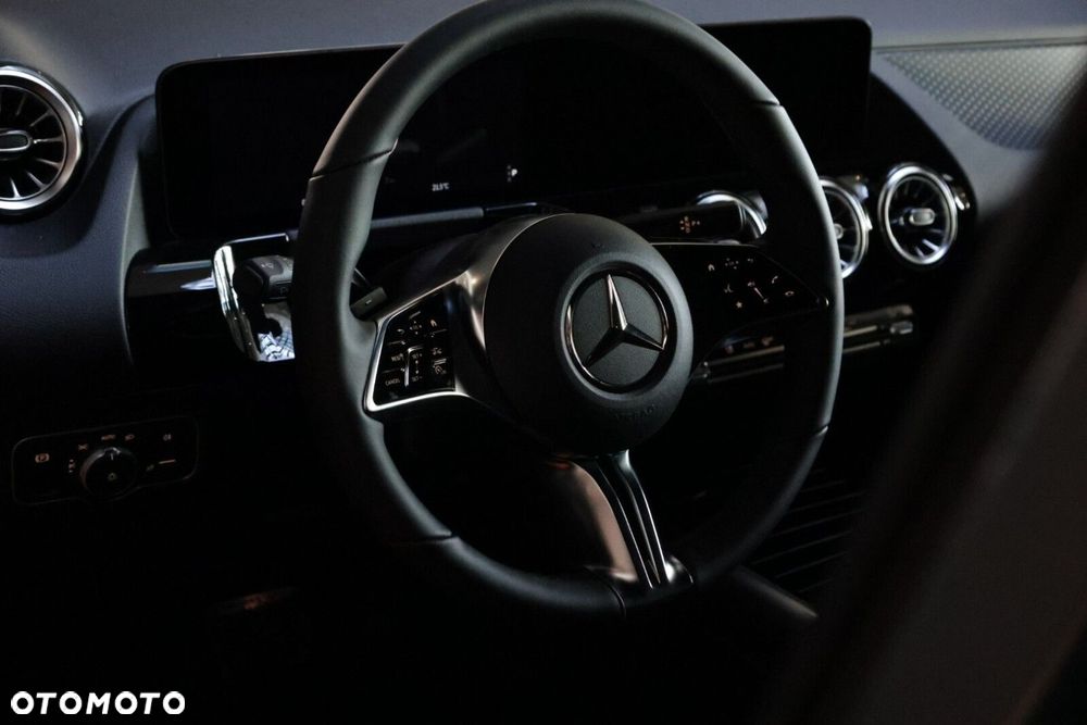 Mercedes-Benz GLA - 12