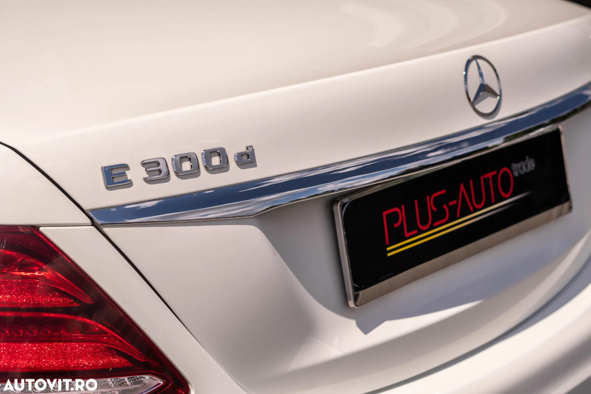 Mercedes-Benz E 300 d Aut. - 32