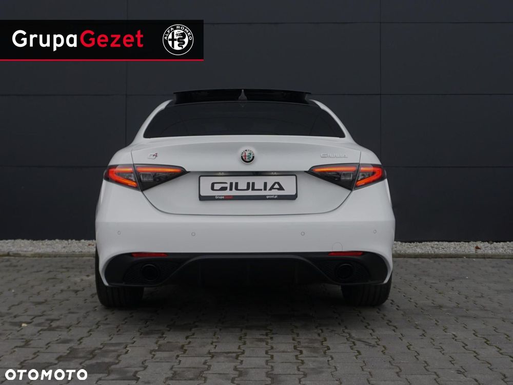 Alfa Romeo Giulia - 9