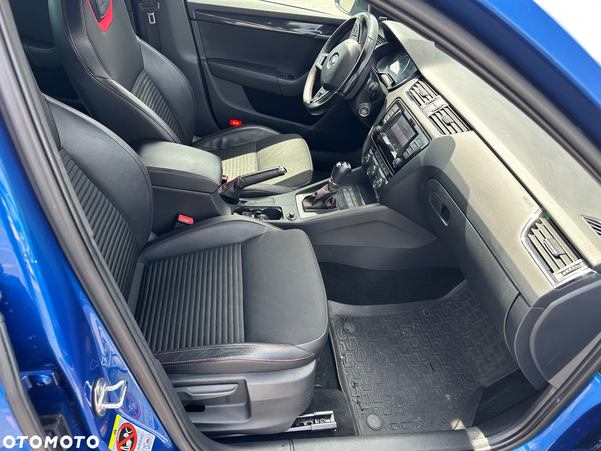 Skoda Octavia Combi 2.0 TDI DSG RS - 14